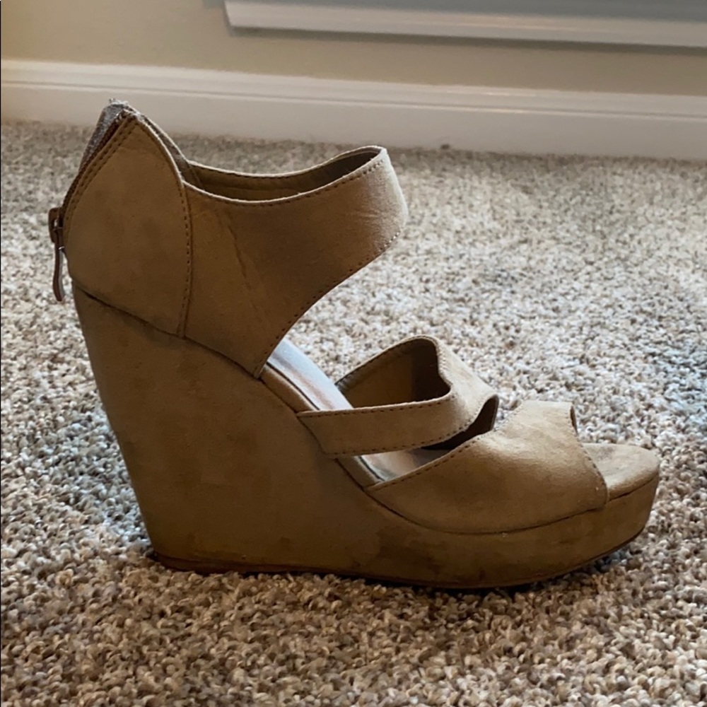 Shoes - Picture 2 of 5